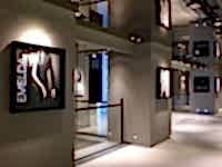 Emelda Deri Mağazası Giriş Katı Dekoru