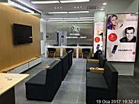Huawei Elektronik Mağaza Dekorasyonu